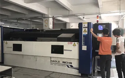 नवीनतम कंपनी ब्लॉग के बारे में आरएफआईडी एक्सेस गेट्स के माध्यम से कॉर्पोरेट भवनों में आगंतुक और कर्मचारी प्रवाह प्रबंधन में सुधार